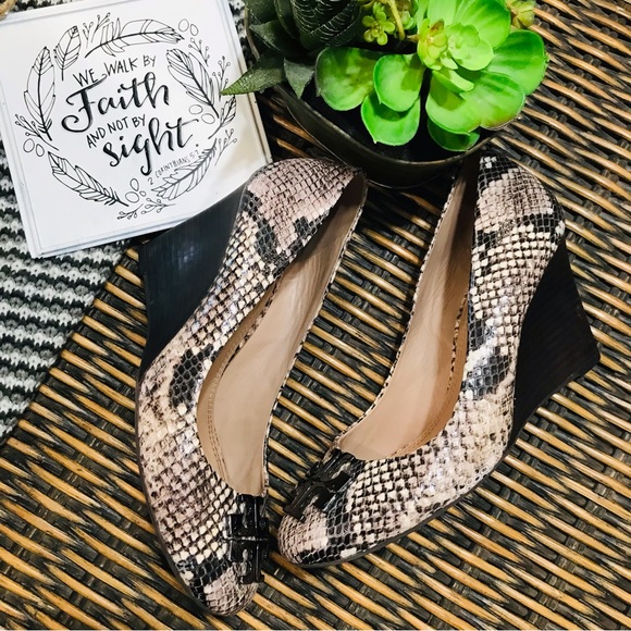 Tory Burch Brown Multi Snake Print Raleigh Wedges Sz 7.5M - Picture 3 of 12